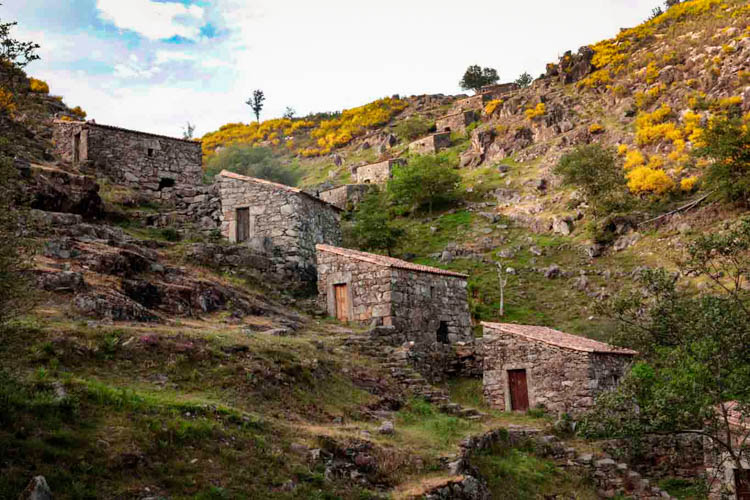 Los molinos de viento de Abalo en Catoira, un conjunto de