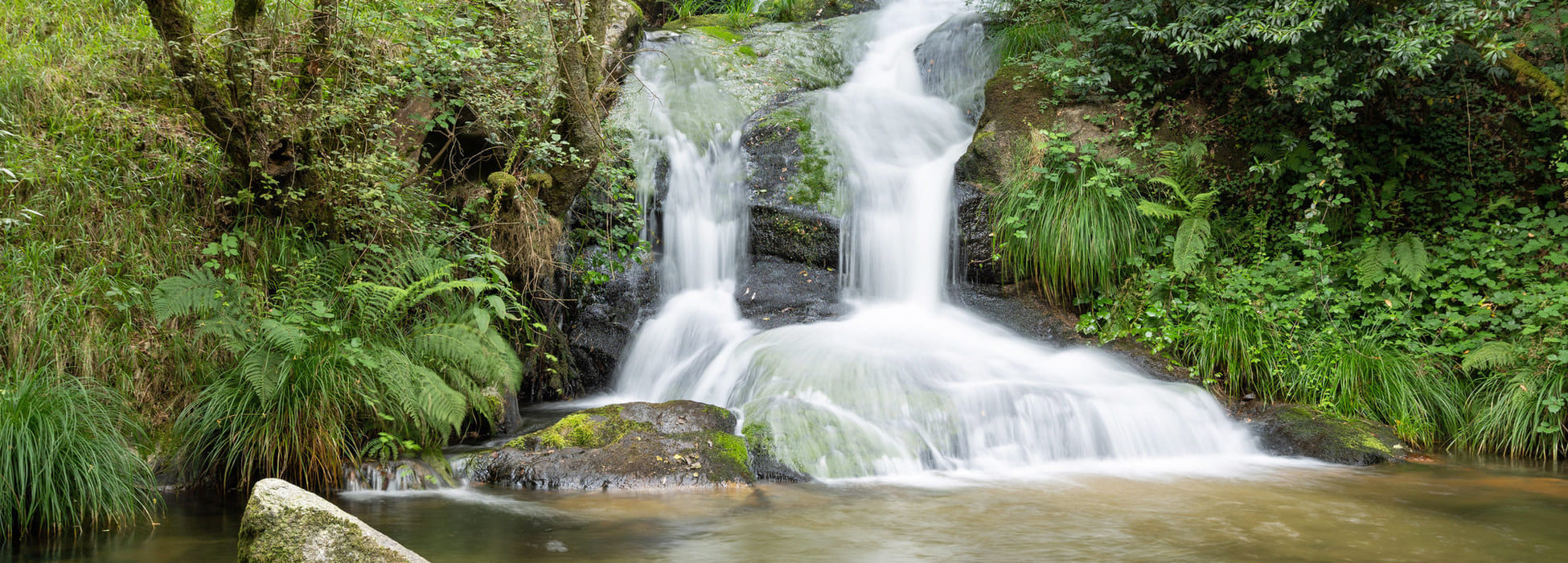 A tour of manor houses, cascades and monasteries