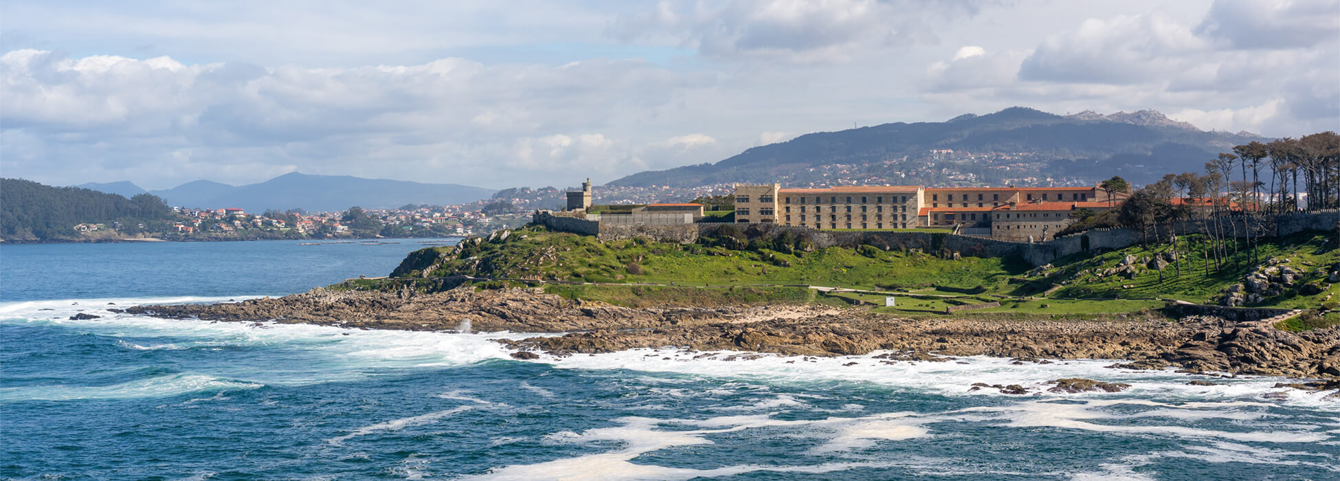 Vistas impresionantes e atardeceres fronte ás Cíes